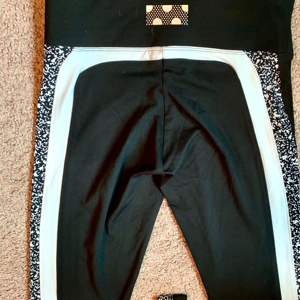 SOLD MER///HTF VS Pink Ultimate Leggings & Matchin - Picture 4 of 8